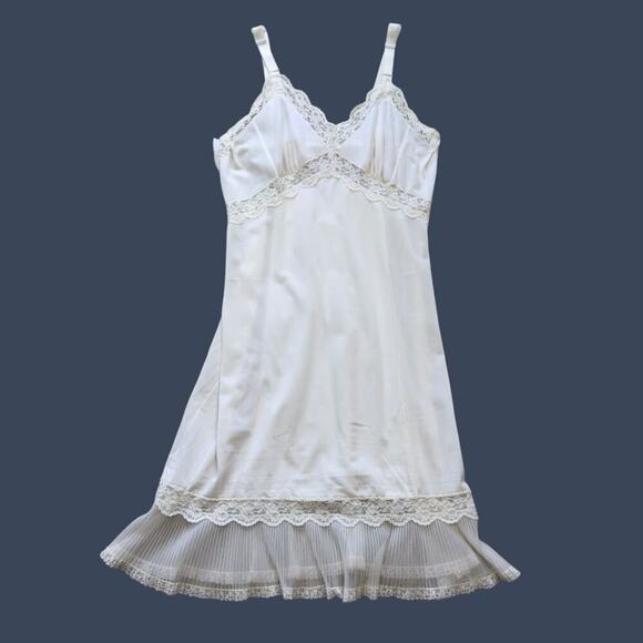 Gorgeous Vintage Silky Lace Slip Medium - Picture 2 of 10